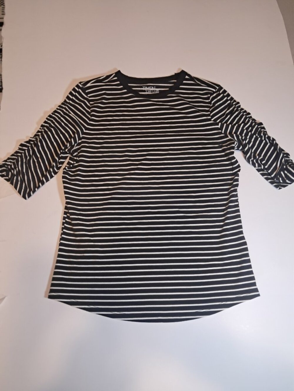 Time and Tru Women's Black and White Shirt